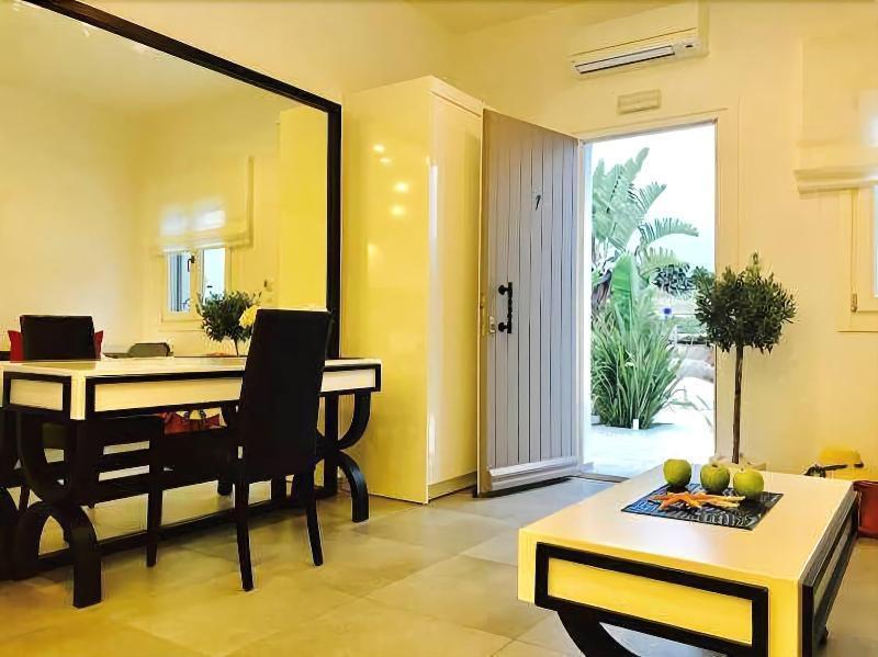 Queen Boutique Suites Mykonos Town Экстерьер фото